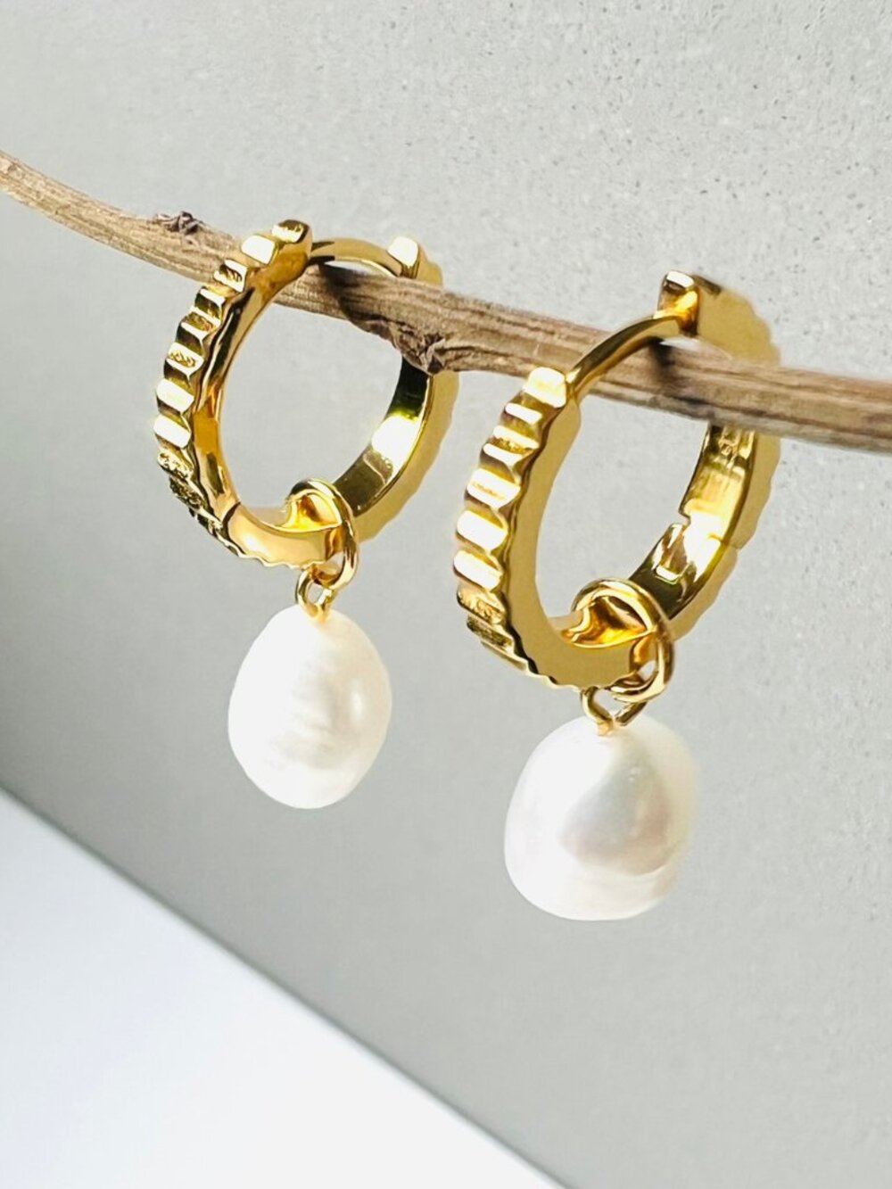 925 Sterling Silver Gold Plated Freshwater Pearl Hoop Earrings